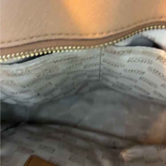 Michael Kors Tan and Cream Signature Tote Bag Purse - Picture 12 of 13